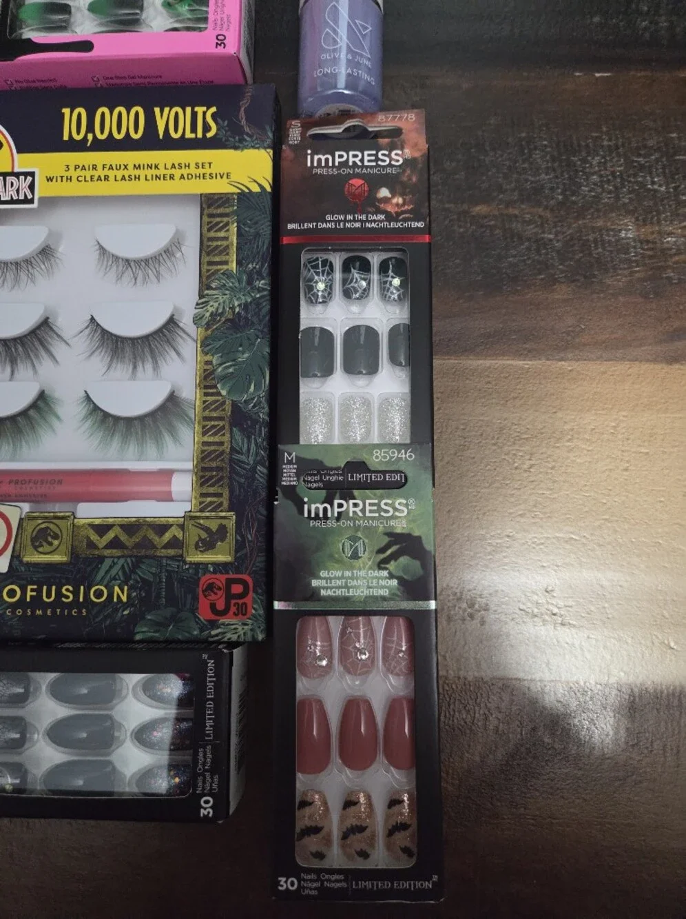 Press On Nails & Lashes